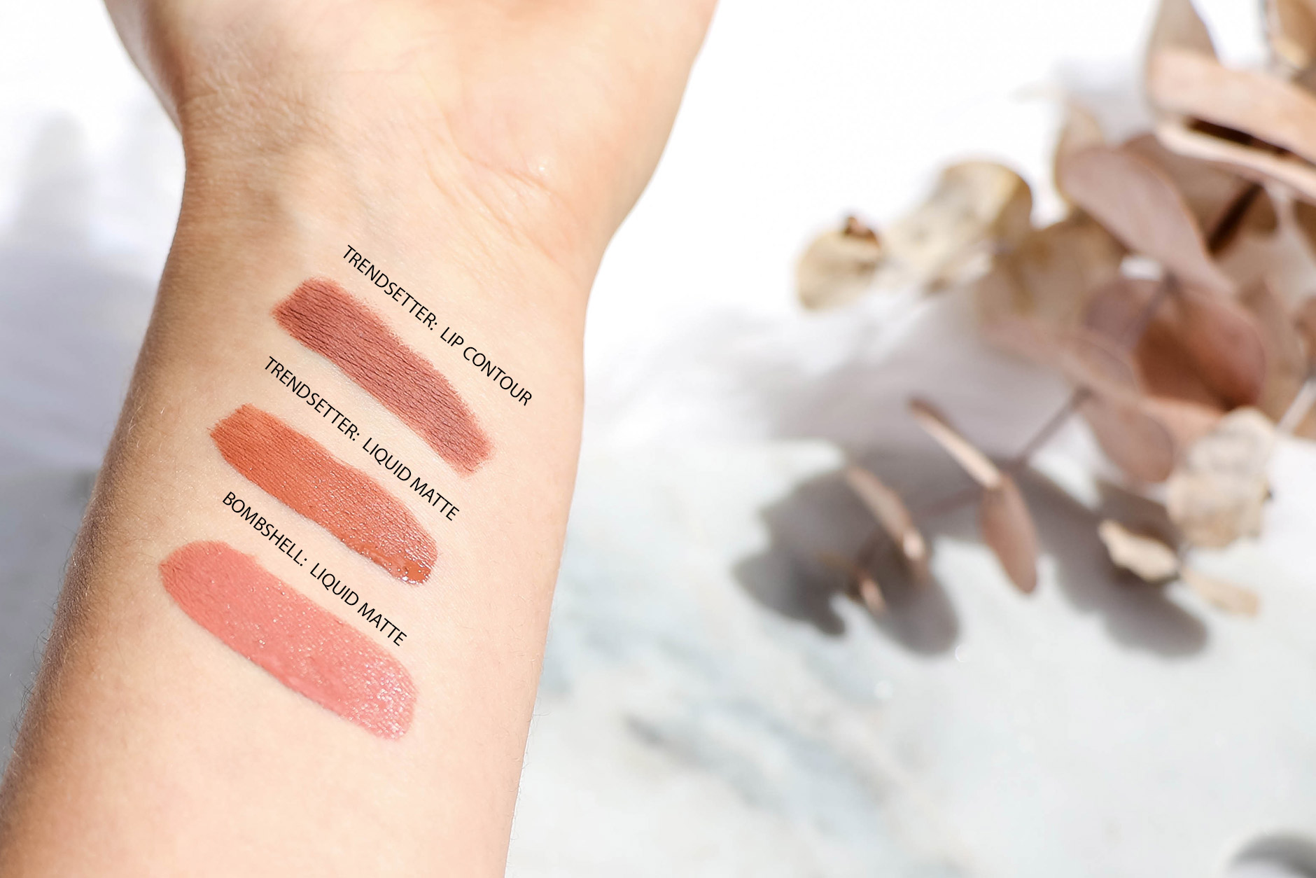 Huda Beauty Lip Contour Review: Colour swatch